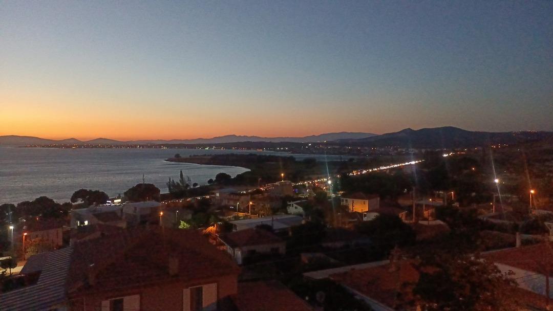 Urla ve Alialta'daki Izmir'de Orman Ateşi! Alevler Izmir -çkale 2 Yolu'na ulaştı