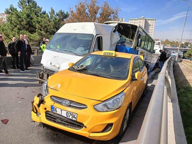 Ankara'da zincirleme kazada 6 araç çarpıştı: 6 yaralı, 3